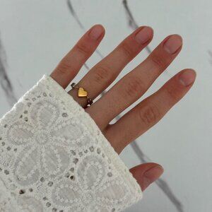 Sku0337 Retro Gold Heart Shaped Women Casual Ring Stainless steel + gift box